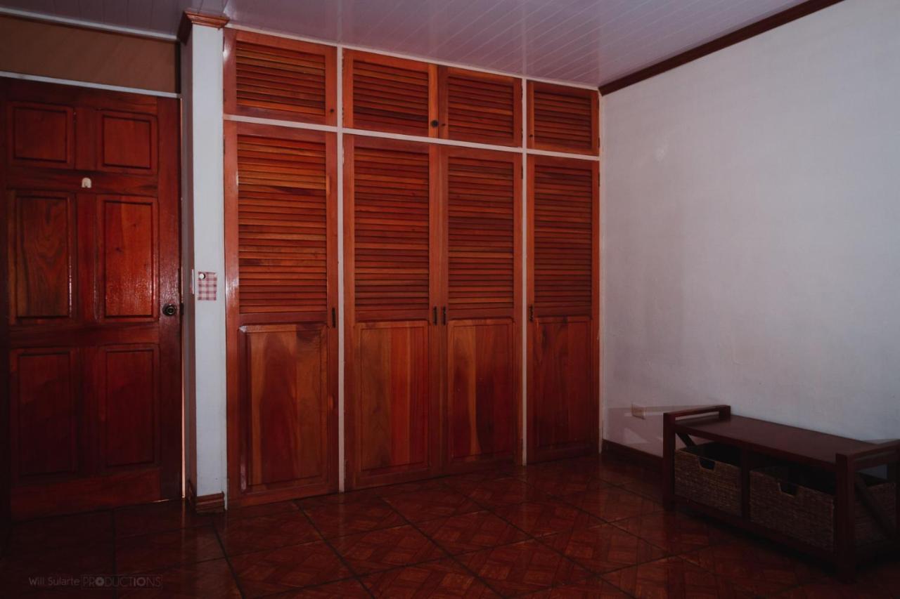 Hotel Boruka Bnb à Alajuela Extérieur photo